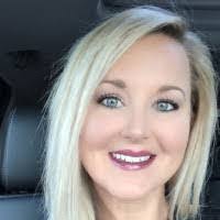 Kelly Wininger's Instagram, Twitter & Facebook