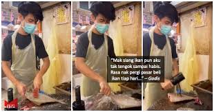 Resep hot chocolate bomb yang meledak disiram susu panas, viral di tiktok. Kongsi Cara Siang Ikan Di Tiktok Peniaga Berwajah Kacak Curi Tumpuan Para Gadis