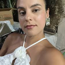 Qual tipo mais brota na sua hortinha? 🤡😂 Via Ilustra Clementine Siga  nossa playlist: bit.ly/MPBzinhas 🎧