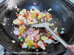 Ya, sepertinya tidak ada ibu di jawa yang tidak tahu mengenai masakan khas jawa tengah satu ini, garang asem. Resep Garang Asem Ayam Bumbu Iris Just Try Taste
