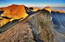 Varful negoiu este situat tot în masivul făgăraș, județul sibiu și are o altitudine de 2.535 de metri. Varful Moldoveanu Muntii Fagaras