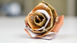 Geldschein Zur Blume Falten Anleitung Und Ideen Geldgeschenke Ideen Geldgeschenke Hochzeit Basteln Und Blumen Falten