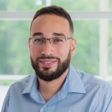 What are the challenges of starting a cannabis accessory business?