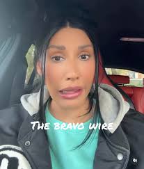 The big girl got a manicure today🎄 She is very photo shy so she acts like  she is in troube.🤣