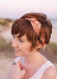 10 Minute Dos 12 Quick Ways To Style Short Hair Cheveux Courts Coiffures Cheveux Courts Bandeau Cheveux Courts