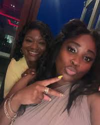 ❣️I call it Blessedness when God allows you and your BFF to work in the  same room💪🏾🙌🏾 @ppebartending 🍷 #Celeste The Host 🎤 #Working for the  Todds🤵🏾‍♂️👰🏽‍♀️💍 Proverbs 17:17❣️