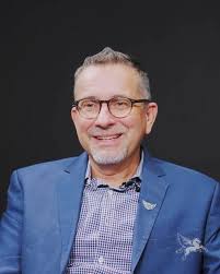 A basketball genius, thought partner and compassionate pillar of his  family: This is Curt Miller.