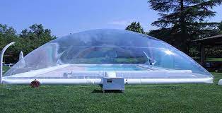 un abri gonflable et original pour votre piscine equipement entretien piscinespa com pool cover swimming pools inground outdoor inflatables