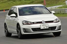 ゴルフgtiの走りはホットでかなり軽快 Ffスポーツ随一の完成度 Vwゴルフgti試乗記01 Goo 自動車