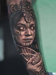 Flats, Helix, 3rd lobes and a sneaky little conch you can barely spot 👀✨💎  A few quick walk-ins, all shining with @invictus_bodyjewelry — pierced by  @pereirapolly Three clients, three styles, all rocking