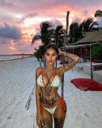Elizabeth Definhy Porn Pic Gallery