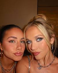 girls night out in nashville 🤠🧡 so fuuunnnnnnn thank u @tatemcrae for  having me ily!!!!!