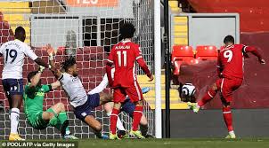 Mål til manchester city, scoret af bernardo silva! Fans Rage At Var Once Again As Liverpool S Roberto Firmino Denied The Goal For Marginal Offside