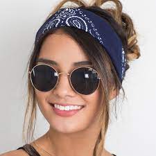 Dans le 3e film, elle est la seule femme pirate du film avec dame ching (seigneur pirate). 1001 Idees Comment Mettre Un Bandana Stylee Des Pieds A La Tete