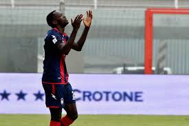Follow the serie a live football match between crotone and spezia with eurosport. Serie B Il Crotone Sfida Lo Spezia Gara In Diretta Su Dazn Calcio E Finanza