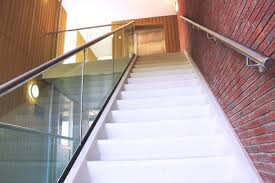 Balustrade Systems And Components We Offer A Wide Range Of Systems From The Amg Railing Frameles Facade House Glass Railing System Frameless Glass Balustrade