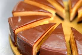 知らなかった ケーキをきれいに切る方法に驚きの声 trill トリル 食べ物のアイデア おもてなし料理 キッチンの裏技