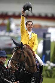 Tv câmera hipismo * yuri mansur cavaleiro brasileiro do salto, que representou o brasil, na final da copa do mundo fei rolex, em leipzig 2011, na alemanha. Yuri Mansur Guerios On Quartz De La Lande Jumper Nation