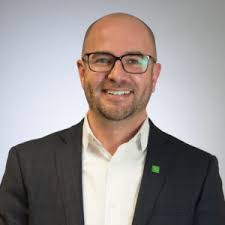 Derek Askew's Instagram, Twitter & Facebook