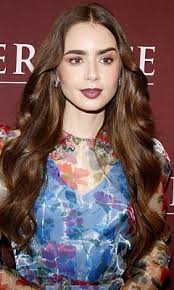 Этот сериал даррена стара номинировали на «золотой глобус». Lili Kollinz Lily Collins Aktrisa Model Pisatelnica Biografiya Poslednie Novosti Zhizni Zvezd 7dnej Ru