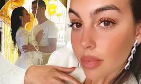 I can add 10 more if i get 10 upvotes ^^ message. Cristiano Ronaldo S Girlfriend Georgina Rodriguez Shows Off Sparkling Diamond Ring Daily Mail Online