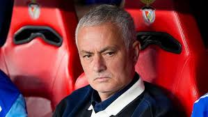 Mourinho Back to Benfica?! Possible Chelsea Clash Looms! 🔥⚽ - Imagen principal del artículo