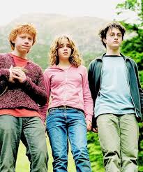 Harry Potter And The Prisoner Of Azkaban 2004 Download Harry Potter And The Prisoner Of Azkaban 2004 Dir Alfonso Cuaron Rupert Grint As Ron Weasley E Harry Potter Theories Harry Potter Dumbledore Harry Potter