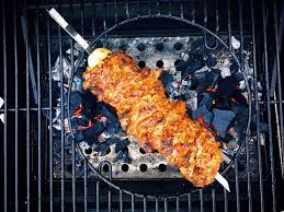 Gyros Vom Grill Rezept Gyrosspiess Selber Machen Rezept In 2020 Rezepte Gyrosspiess Gyros