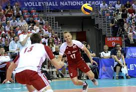 Polscy siatkarze wygranym 3:0 (25:20, 25:16, 25:18) meczem z kanadą zakończyli zmagania w grupie c letniej uniwersjady na pierwszym miejscu w tabeli i pewnie awansowali do ćwierćfinału. Liga Narodow W Krakowie Polska Kanada 3 1 Polski Zwiazek Pilki Siatkowej