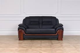 Divano chesterfield a due posti in pelle descrizione: Divano 2 Posti In Pelle Con Finiture In Legno Per Studi Professionali