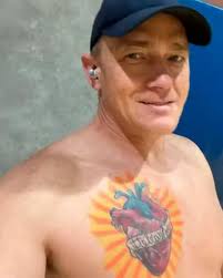 Que perigo! Scarlett Johansson vinha sofrendo com a perseguição de um homem  chamado Michael Joseph Branham desde 2023. O rapaz, que diz ser noivo e pai  do filho da atriz, foi detido