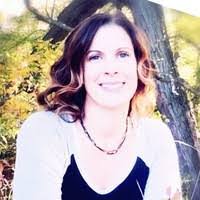 Danielle Davidson's Instagram, Twitter & Facebook