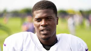 Kendall Wright Playing Dual Role of Student, Teacher in Training Camp