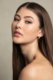 Sienna Davis's Instagram, Twitter & Facebook