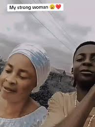 Empowering Women in Labour: Strength and Resilience Displayed