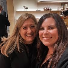 Karen Clontz's Instagram, Twitter & Facebook