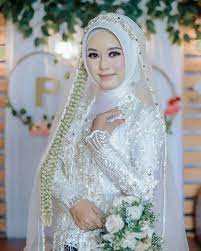 Pin Oleh Febiwlndr Di Wedding Pengantin Berhijab Kerudung Pengantin Pakaian Pernikahan