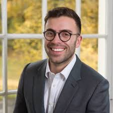 I'm happy to share that I've been promoted to Managing Associate in the  Corporate team at Addleshaw Goddard 🎉✨🥳