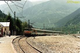 Epingle Sur Trains