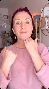 Taking care of our face does not have to be an exclusive ritual, during the  day we can always find ways to enhance our mood and facial features. Here  are some tips that have helped me stay consistent. ...