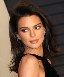 For the celebrity who is always busy these hairstyles fashion trends are all easy to do's and don'ts require heavy makeup or jewelry. 14 Red Carpet Hairstyles You Can Copy For Date Night