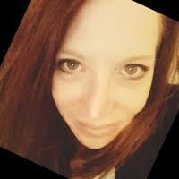 Shelly Dow's Instagram, Twitter & Facebook