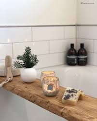 An Kalten Wintertagen Gibt Es Nichts Schoneres Als Ein Heisses Bad Stimmungsvoller Kerzenschein Sowie Die Stilvolle Vase Ball Badewanne Ideen Deko Vasen Vase