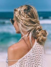 20 Inspiring Beach Hair Ideas For Beautiful Vacation Long Hair Styles Hair Styles Beach Hair