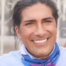 Carlos Efren Campos Paredez (@EfrenParedez)