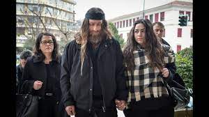 Η δίκη του είχε οριστεί την παρασκευή 8 φεβρουαρίου, ωστόσο πήρε αναβολή λόγω απουσίας βασικών μαρτύρων. Sygklonizei O Pateras Toy Baggelh Giakoymakh Exasa To Gio Moy Kai Den 3erw Giati Ayto 8elw Na Ma8w Cnn Gr