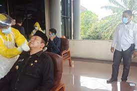 Yang bisa kerja dikantor didprd : Yang Bisa Kerja Dikantor Didprd Anak Anggota Dprd Bekasi Ingin Nikahi Korbannya Yang Masih Di Bawah Umur Suara Bekaci Zulfia April