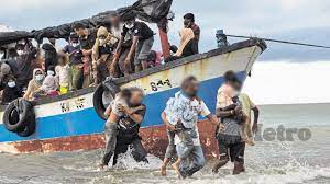 Kita sudah ada lebih 100,000 pelarian rohingya di malaysia. Malaysia Minta Bantuan As Selesai Isu Pelarian Rohingya