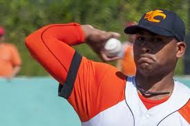 Freddy Asiel Álvarez propina 'no hit no run' 57 del béisbol cubano