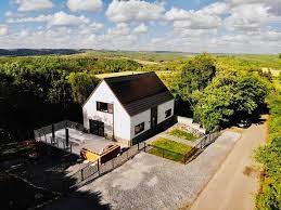 Basic travel, voor het ideale en betaalbare. Vakantiehuis Beauraing Festina Lente Sejour En Wallonie